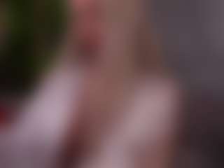 Live cam show with BambiKayy - Brown Eyes on SxyPornLive