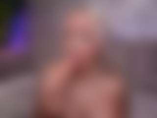 Live cam show with BambiKayy - Tease on Camiplay Live