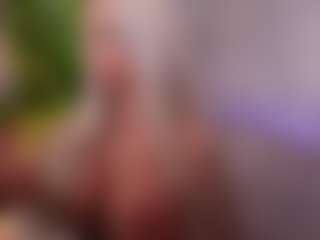 Live cam show with BambiKayy - Living Room on eurowanks.com
