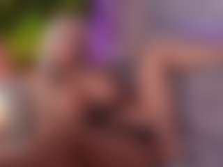 Live cam show with BambiKayy - Petite MILF on Gym Cam Girls