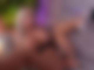 Live cam show with BambiKayy - Spank on Hubzter Live