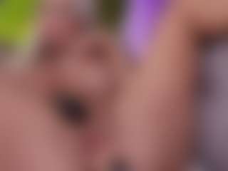 Live cam show with BambiKayy - Facial Piercings on AdultVida.com