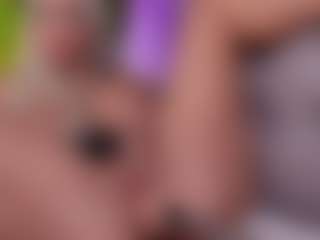 Live cam show with BambiKayy - Oil on Free Soda