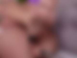 Live cam show with BambiKayy - Shaved Pussy on Camsoda Late Night