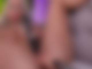 Live cam show with BambiKayy - Amateur Big Tits on AdultVida.com