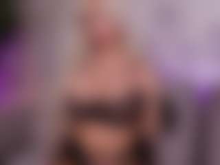 Live cam show with BambiKayy - Blonde Hair Petite on Camiplay Live