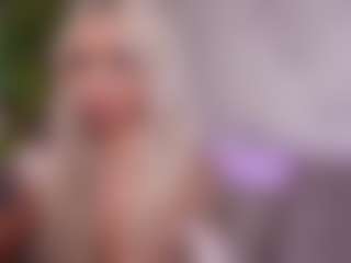 BambiKayy MILF webcam performer live streaming