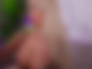 Live cam show with BambiKayy - Petite MILF on Camsoda
