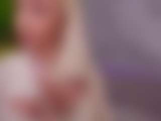 BambiKayy MILF webcam performer live streaming