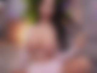 Live cam show with BambiKayy - Petite on TeamSkeetLive