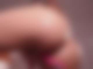 Live cam show with GigiLee - Young Adult on Milfs Live