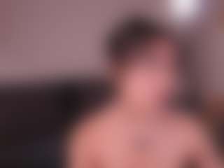 Live cam show with GigiLee - Squirt Young Adult on Livezox