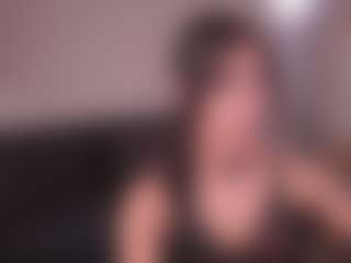 Live cam show with GigiLee - Fingering on StripNow