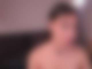 Live cam show with GigiLee - Spank Lovense on Milfs Live