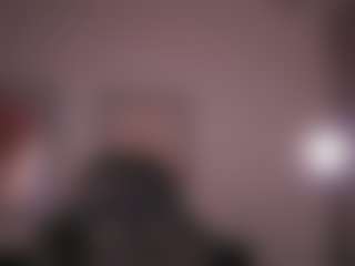 Live cam show with GigiLee - Striptease on googirlz