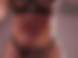 Live cam show with GigiLee - Shaved Pussy on Camsoda