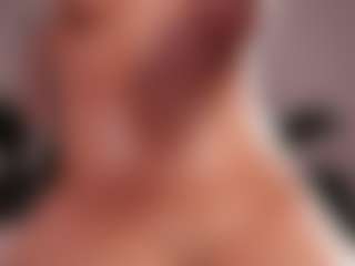 Live cam show with GigiLee - Spank on Camsoda