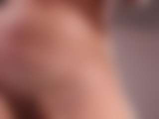 Live cam show with GigiLee - Spank on Camsoda