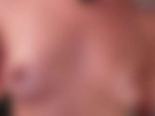 Live cam show with GigiLee - Petite on Camsoda