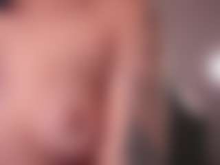 Live cam show with GigiLee - Small Tits on madthumbs