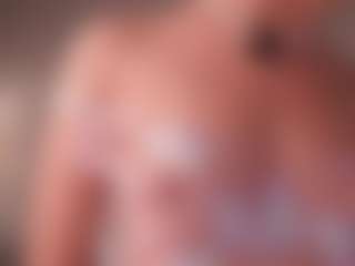 Live cam show with GigiLee - Camel Toe on Cam Slut