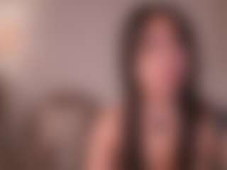 Live cam show with GigiLee - Camel Toe on Dolls Live