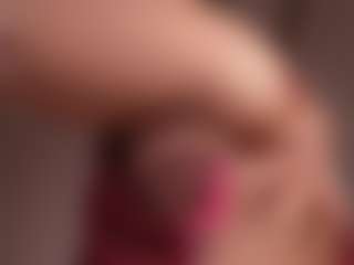 Live cam show with GigiLee - Nonbinary on Camsoda
