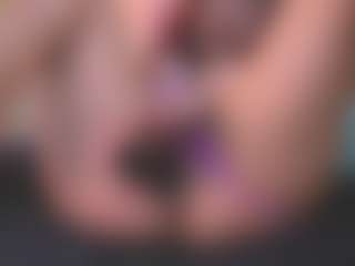 Live cam show with pattymm - Living Room on StripNow