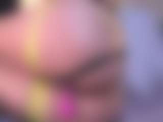 Live cam show with pattymm - Strip on AdultVida.com