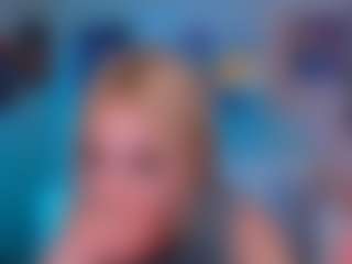 Live cam show with blondie-melisa - Blonde Hair on TeamSkeetLive