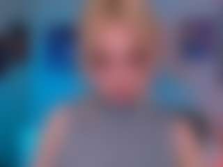 Live cam show with blondie-melisa - Smoking on TeamSkeetLive