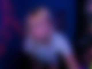 Live cam show with blondie-melisa - Moaning on SmokeAndPoke