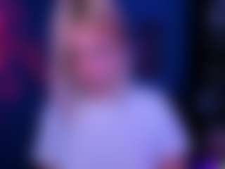 Live cam show with blondie-melisa - Smoking on thefappeningchat.com