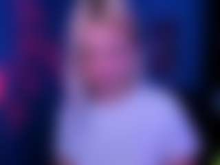 Live cam show with blondie-melisa - Moaning on SquirtSoMuch