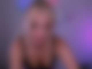 Live cam show with blondie-melisa - Erotic Dance on AdultVida.com