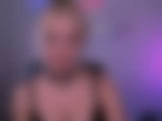 Live cam show with blondie-melisa - Moaning on Uber Horny