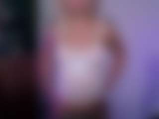 Live cam show with blondie-melisa - Bikini on madthumbs