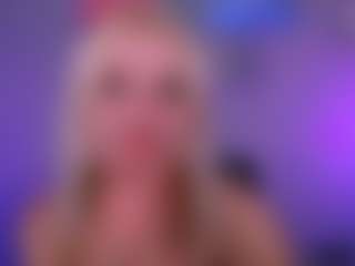 Live cam show with blondie-melisa - Bikini on SxyPornLive