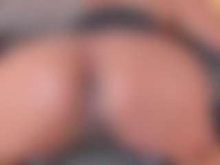 Live cam show with nataliacollislim - Deepthroat on studioflirtlive.com