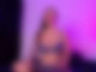 Live cam show with Alice Connors - Brown Hair Petite on crypto-cams