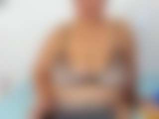 Live cam show with salome - Granny on chickslive.net
