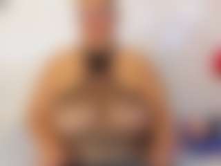 salome MILF webcam performer live streaming