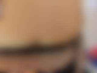 Live cam show with salome - Middle Aged on UwU Esports