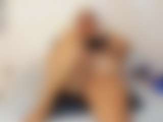 Live cam show with salome - Granny on Free Soda