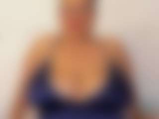 Live cam show with salome - MILF on CamwithHer