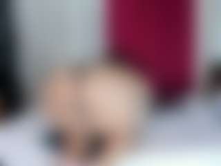 salome MILF webcam performer live streaming