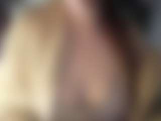 Live cam show with Hornyyyyyy.Wet.Voyeur.Momyyyy - Bikini on Camsoda