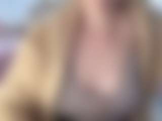 Hornyyyyyy.Wet.Voyeur.Momyyyy MILF webcam performer live streaming