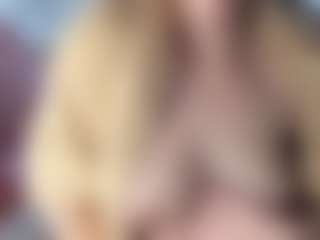 Hornyyyyyy.Wet.Voyeur.Momyyyy MILF webcam performer live streaming