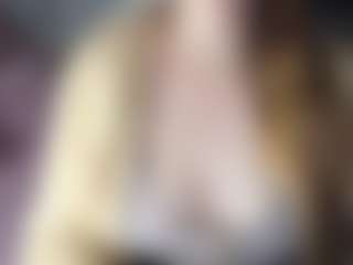 Live cam show with Hornyyyyyy.Wet.Voyeur.Momyyyy - Petite MILF on Big Tits